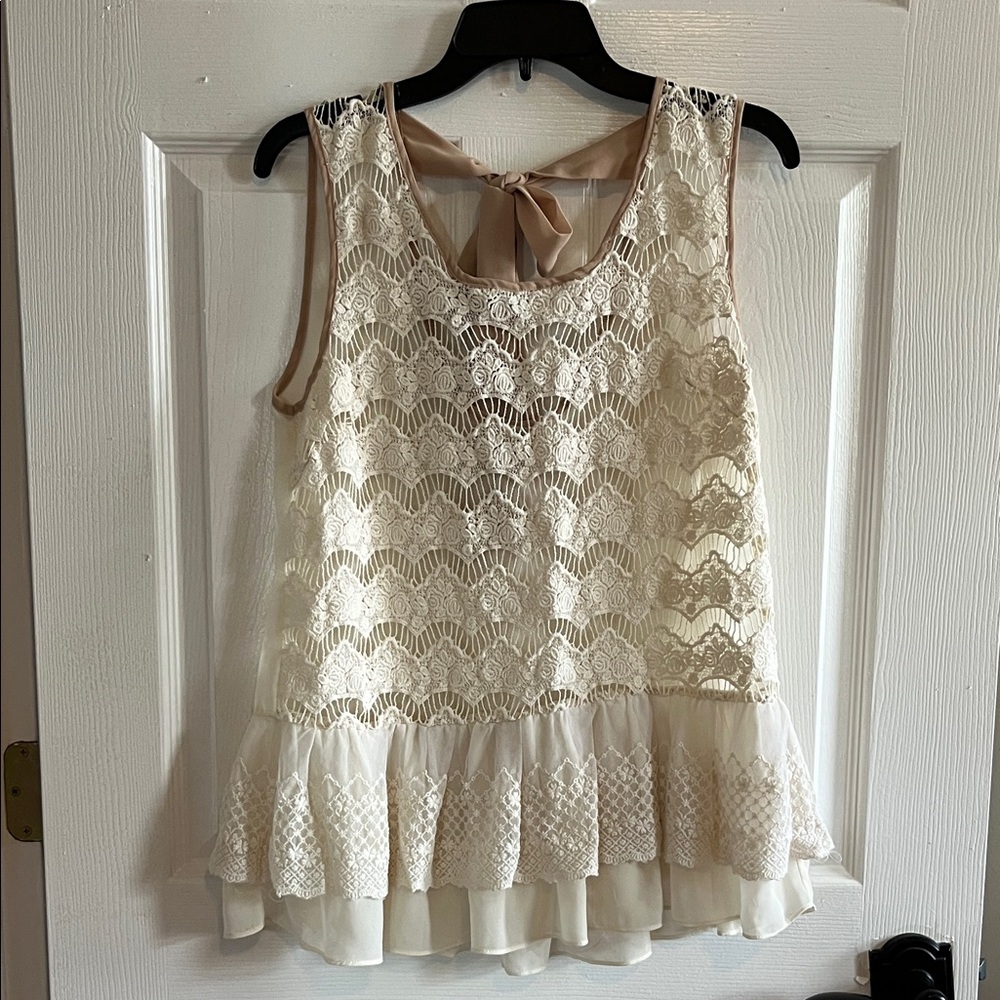 Ryu Cream Lace Sleeveless Top